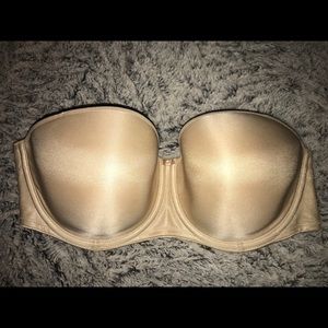 Nude strapless bra, in great condition!